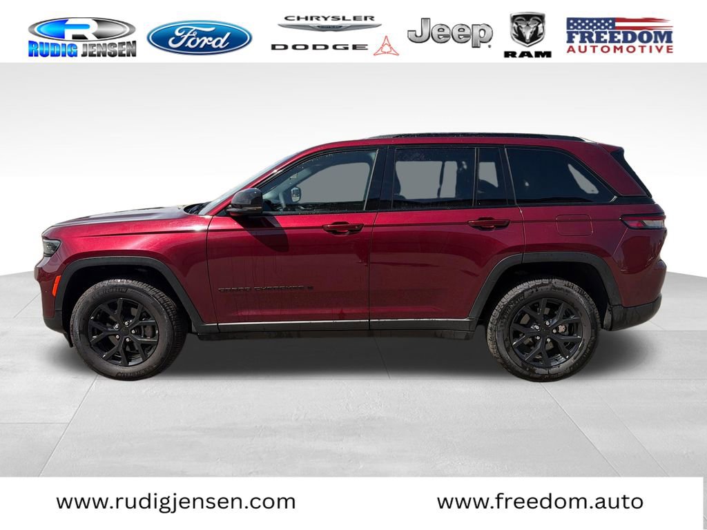 Used 2025 Jeep Grand Cherokee Altitude AWD/4WD image 2