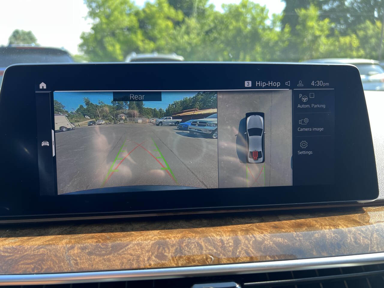 Used 2020 BMW 530i xDrive w/ Premium Package image 18