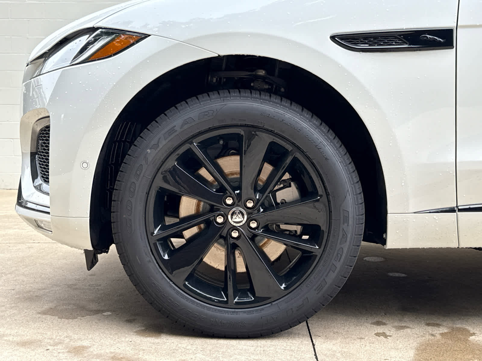 New 2026 Jaguar F-PACE R-Dynamic S image 6