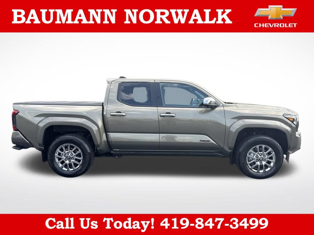 Used 2025 Toyota Tacoma Limited AWD/4WD image 8