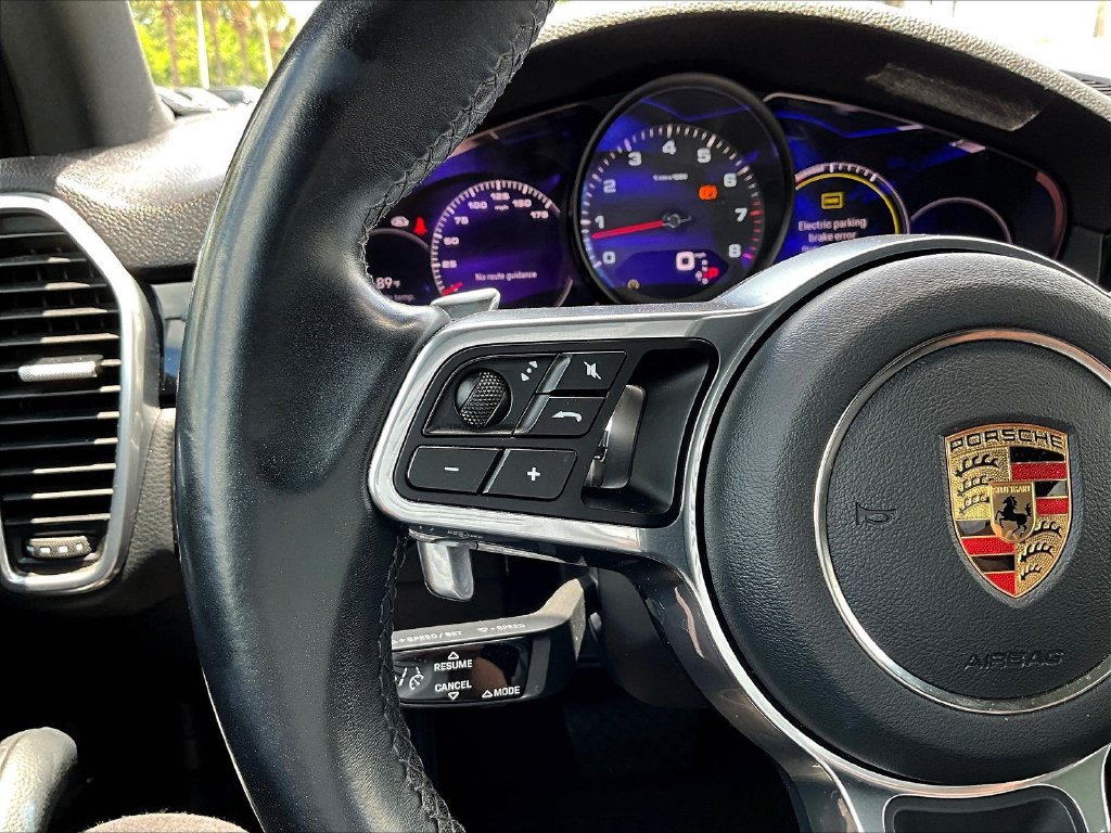 Used 2023 Porsche Cayenne AWD/4WD image 11