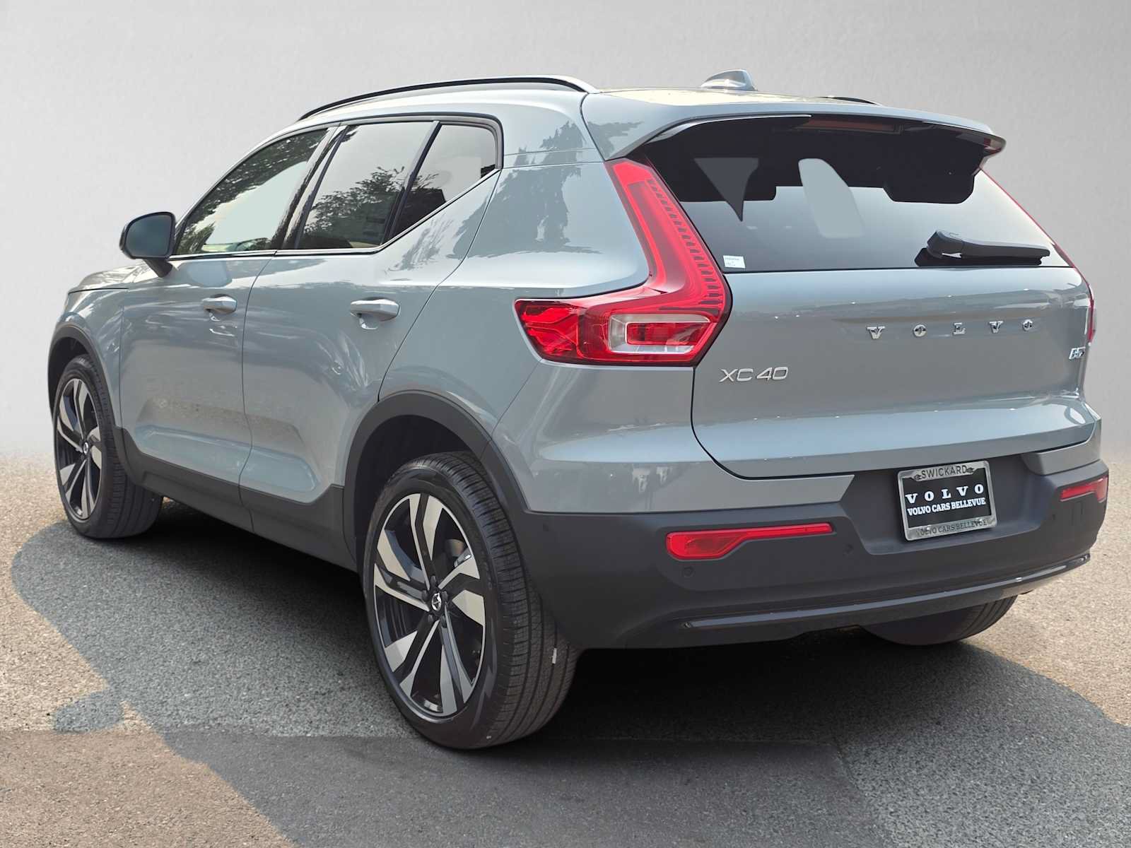 New 2026 Volvo XC40 B5 Ultra w/ Protection Package Premier AWD/4WD image 5