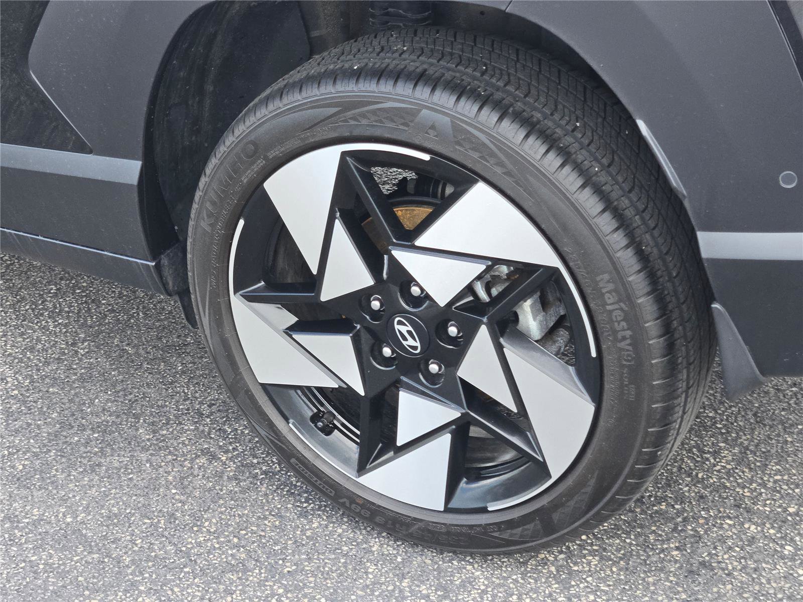 Used 2024 Hyundai Kona Limited AWD/4WD image 18