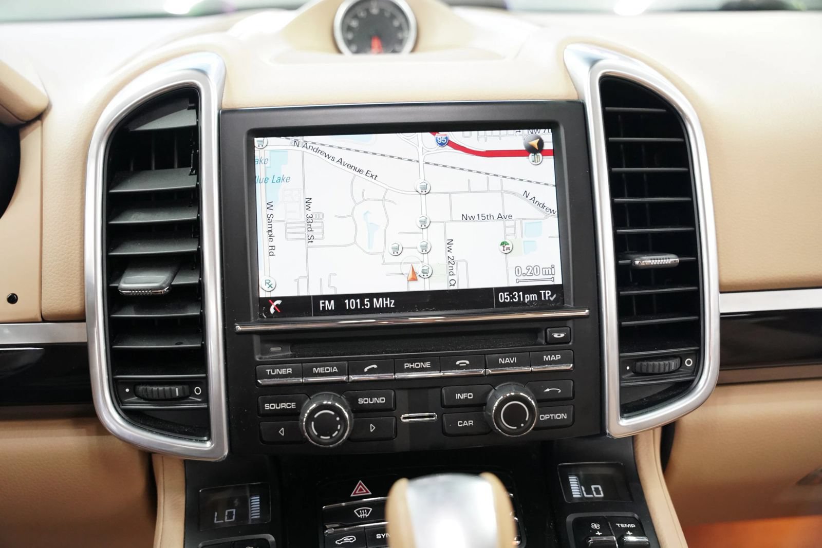 Used 2014 Porsche Cayenne AWD/4WD image 33