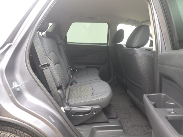 New 2026 Nissan Pathfinder SV w/ SV Premium Package FWD image 16