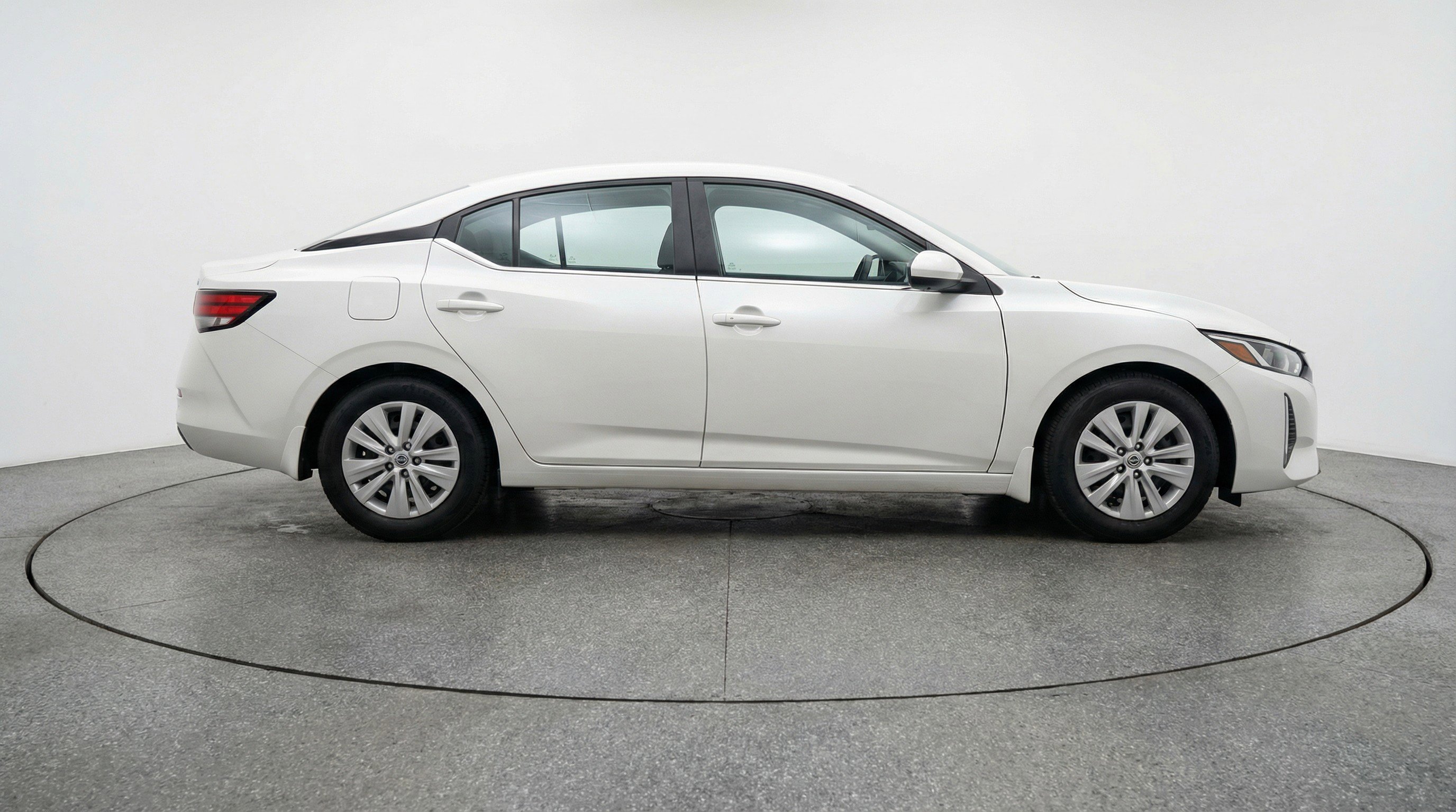 Used 2025 Nissan Sentra S image 11