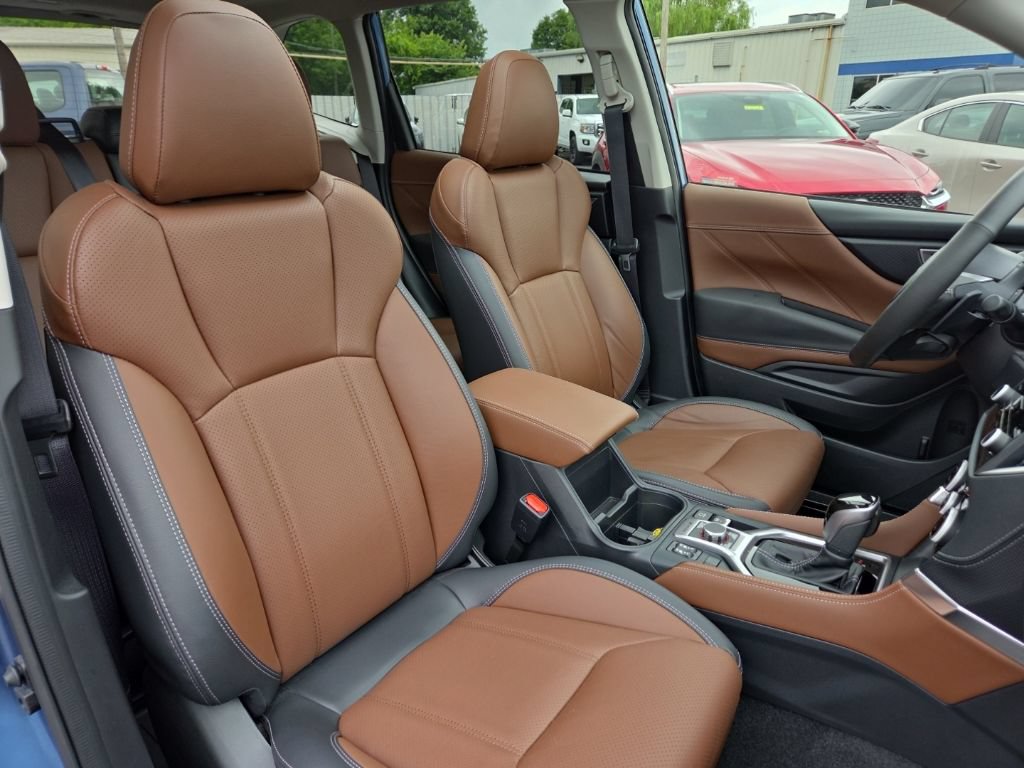 Used 2024 Subaru Forester Touring w/ Convenience Package AWD/4WD image 24