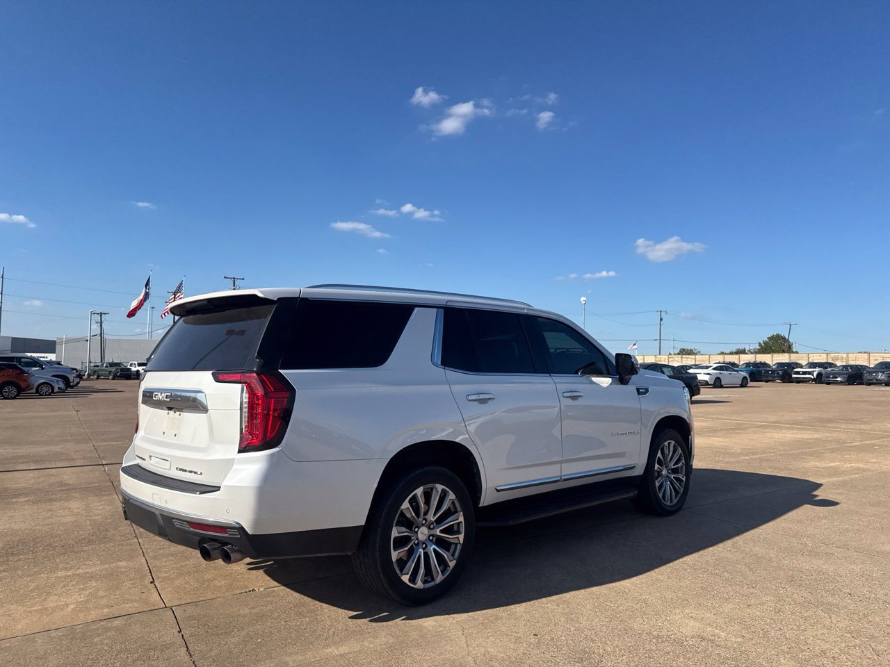 Used 2021 GMC Yukon Denali w/ LPO, Illumination Package AWD/4WD image 28