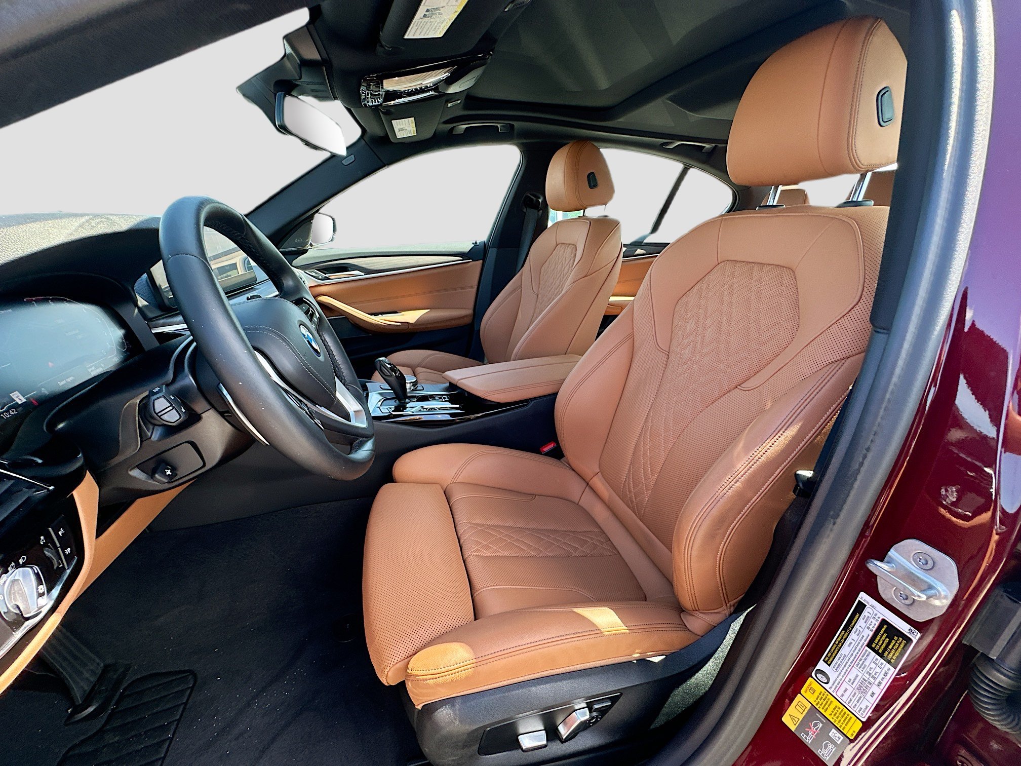 Certified 2023 BMW 530e w/ Premium Package RWD image 22