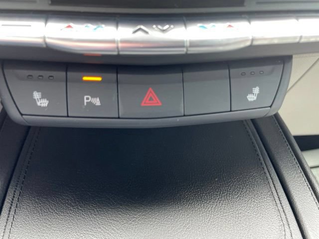 Used 2020 Cadillac XT4 Luxury w/ Cold Weather Package AWD/4WD image 21