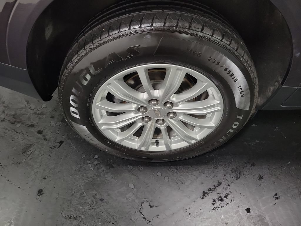 Used 2019 Cadillac XT5 FWD image 12