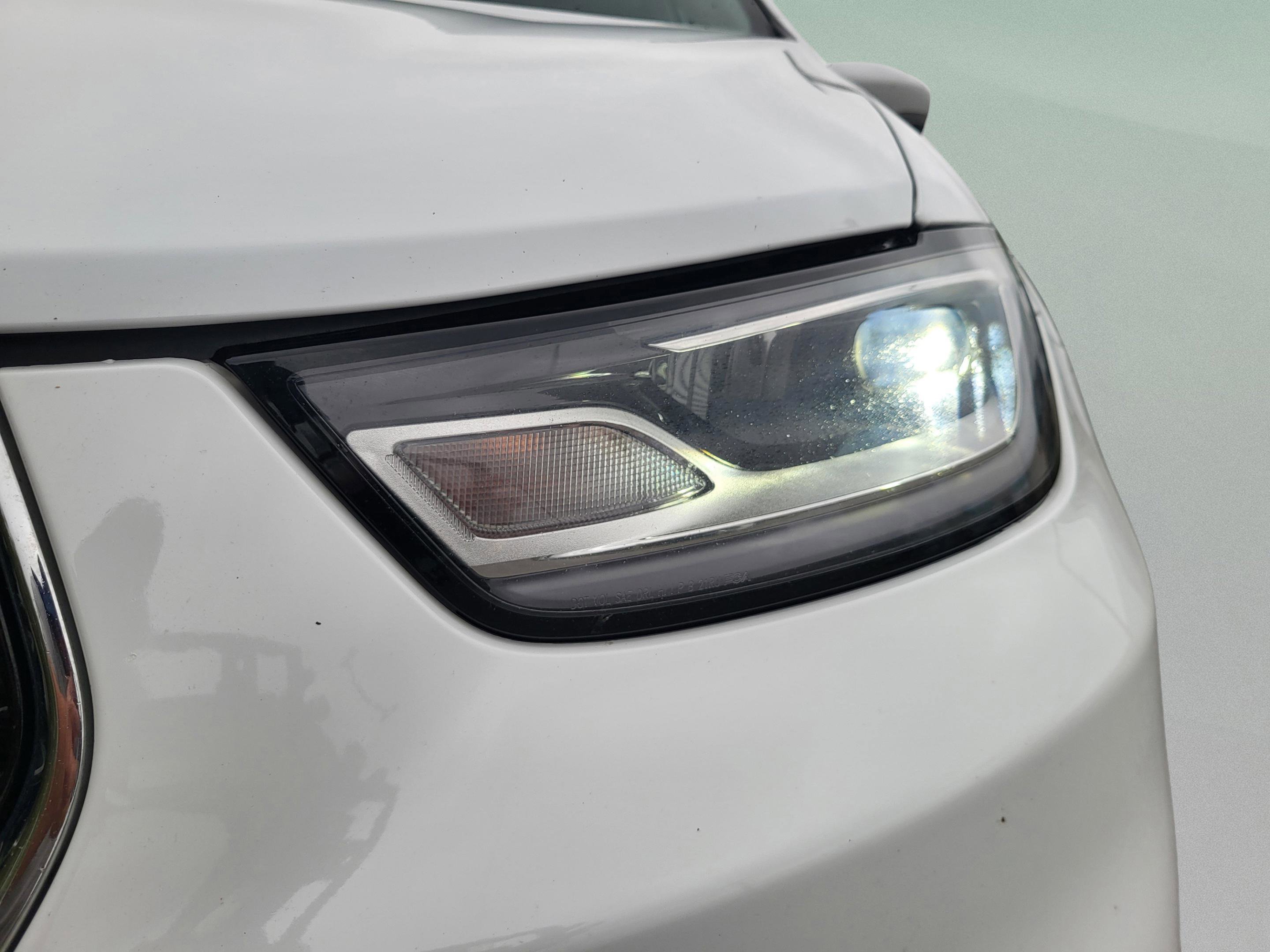Used 2023 Chrysler Pacifica Touring-L AWD/4WD image 13