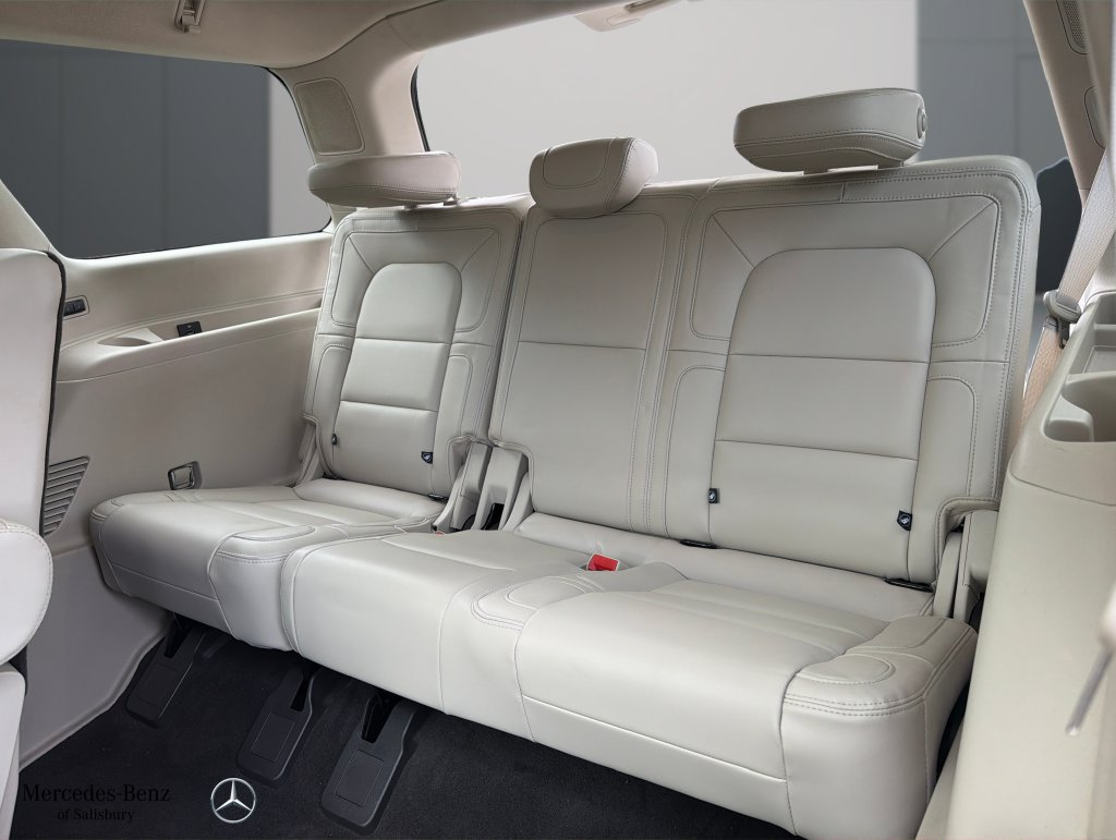 Used 2021 Lincoln Navigator Reserve w/ Luxury Package AWD/4WD image 18