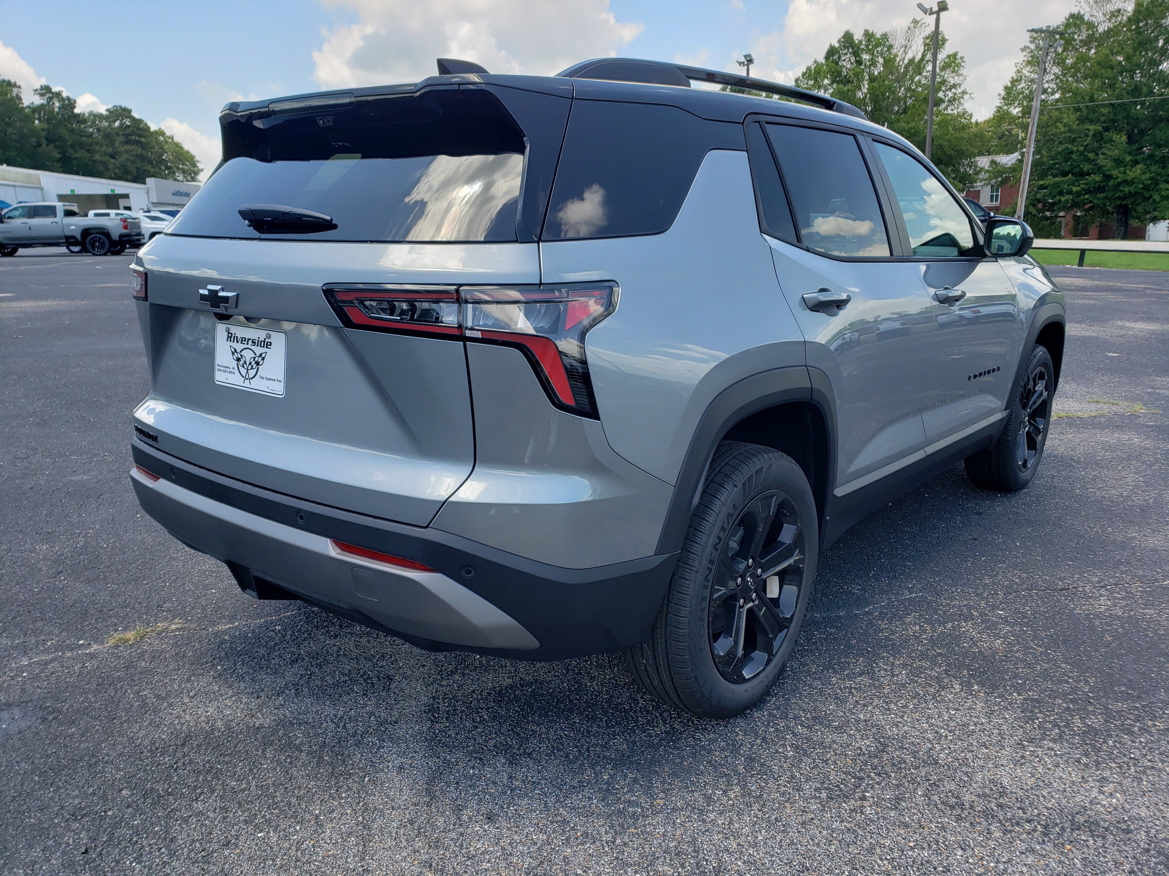 New 2026 Chevrolet Equinox LT w/ Convenience Package II FWD image 3
