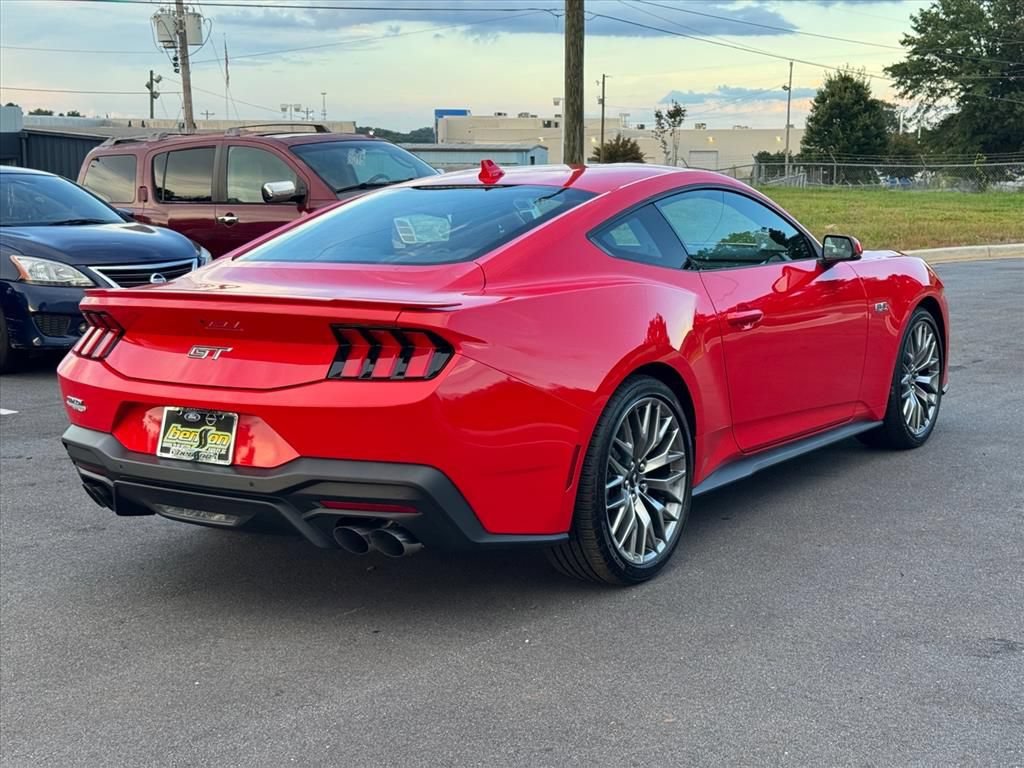 Used 2025 Ford Mustang GT Premium RWD image 3