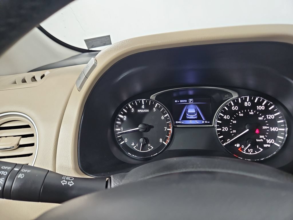 Used 2018 Nissan Pathfinder SL AWD/4WD image 16