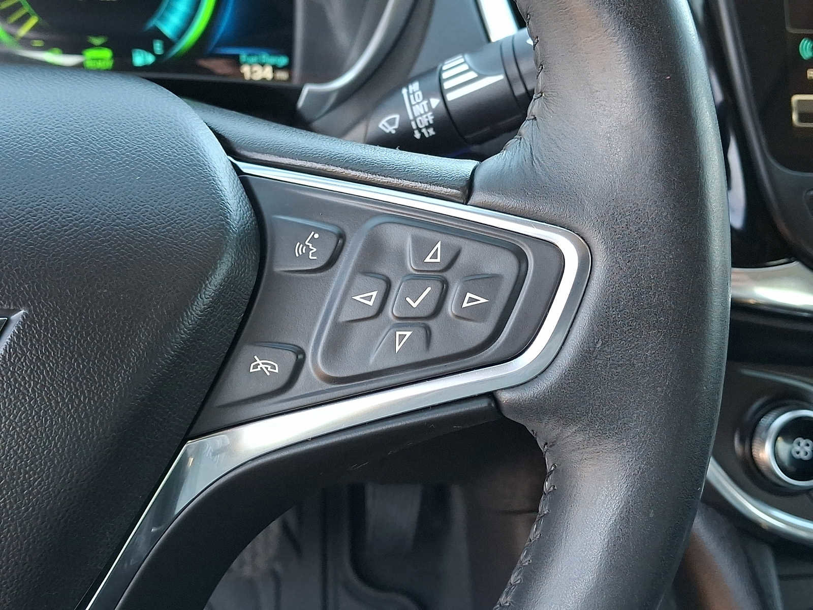 Used 2018 Chevrolet Volt Premier w/ Driver Confidence Package FWD image 23