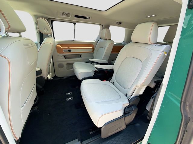 Used 2025 Volkswagen ID. Buzz Pro S Plus image 21