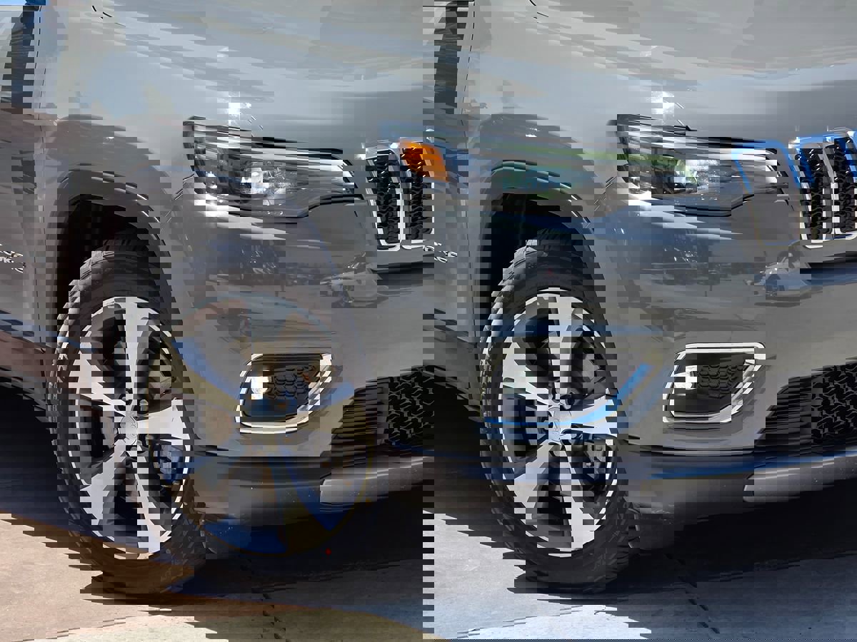 Used 2020 Jeep Cherokee Limited image 5