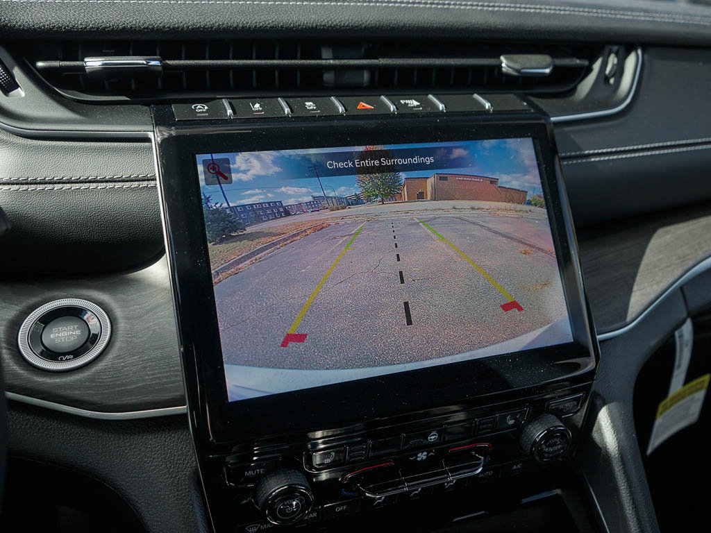 New 2025 Jeep Grand Cherokee Limited image 24