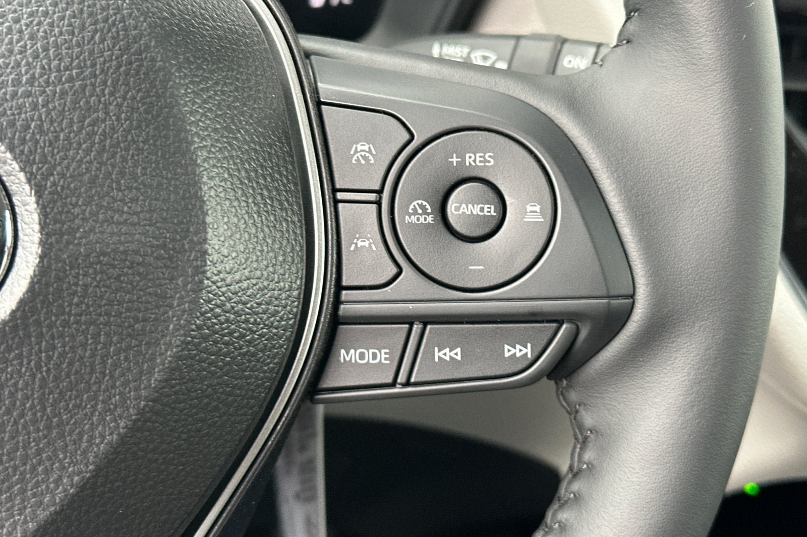 New 2026 Toyota Corolla Cross LE FWD image 28