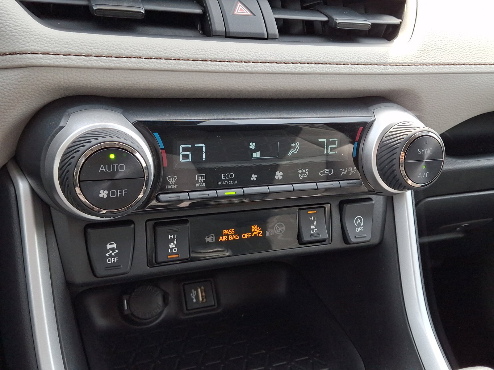 Used 2023 Toyota RAV4 XLE image 17