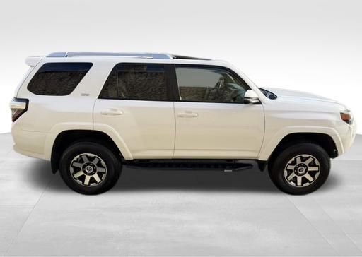 Used 2016 Toyota 4Runner SR5 Premium image 4