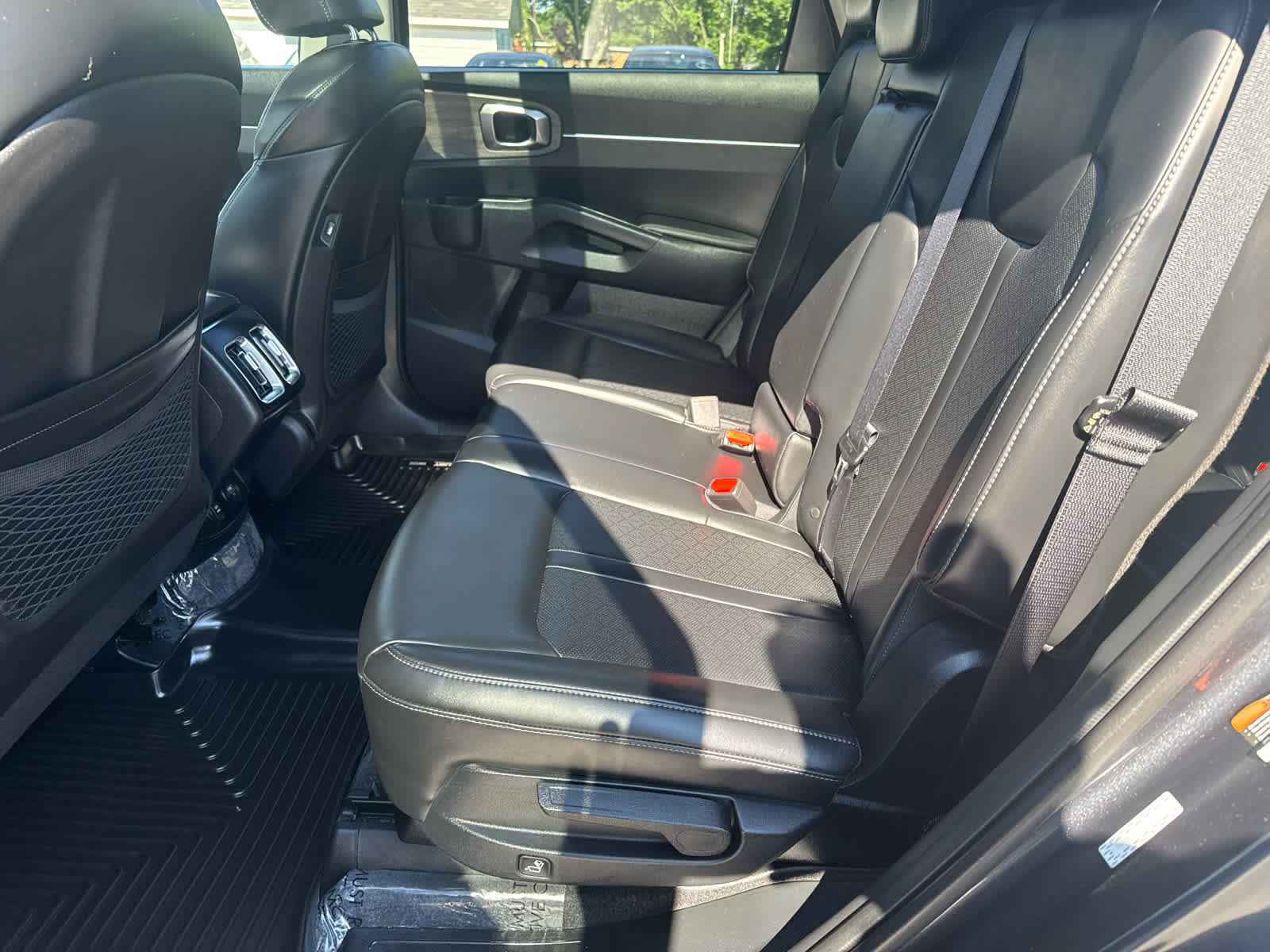 Used 2023 Kia Sorento S w/ Panoramic Sunroof Package AWD/4WD image 13