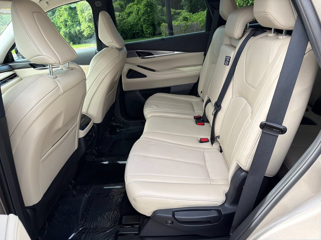 Used 2023 INFINITI QX60 Luxe w/ Cargo Package FWD image 20