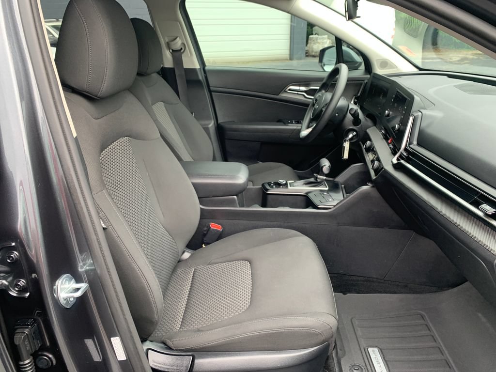 Used 2023 Kia Sportage LX AWD/4WD image 30