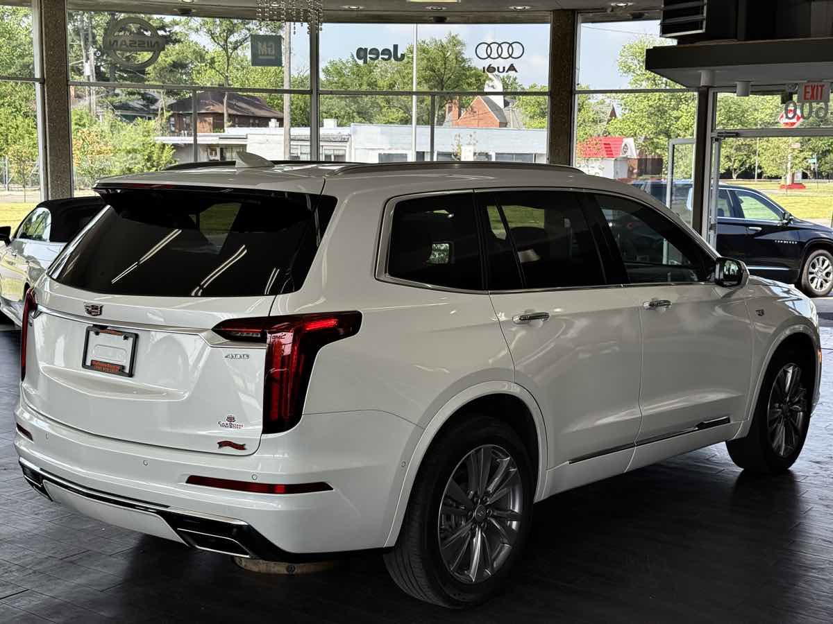 Used 2024 Cadillac XT6 Premium Luxury w/ Technology Package image 12