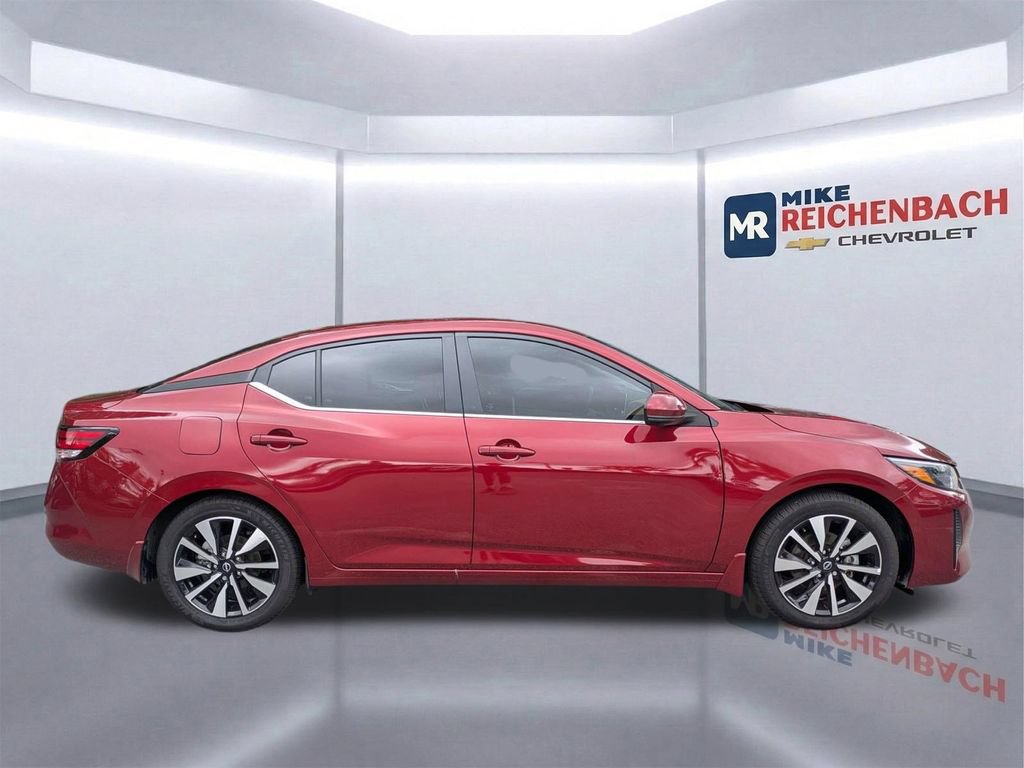 Used 2025 Nissan Sentra SV w/ SV Premium Package FWD image 3