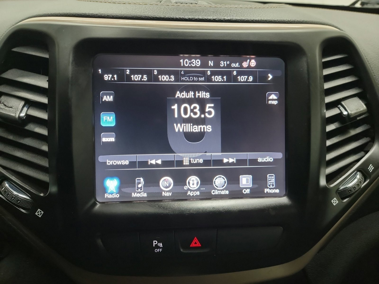 Used 2017 Jeep Cherokee Latitude w/ Safety/Convenience Group image 22