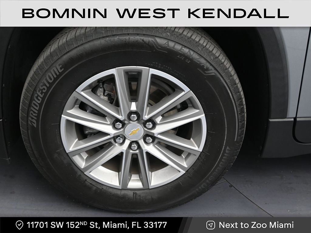 Used 2024 Chevrolet Traverse LT image 9