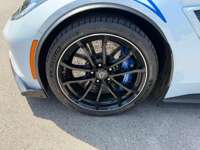 Used 2018 Chevrolet Corvette Grand Sport w/ Carbon 65 Edition RWD image 13