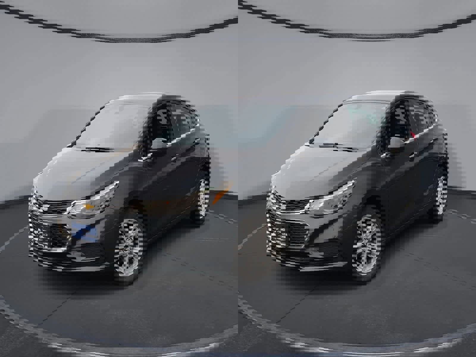 Used 2018 Chevrolet Cruze LT w/ Convenience Package image 1