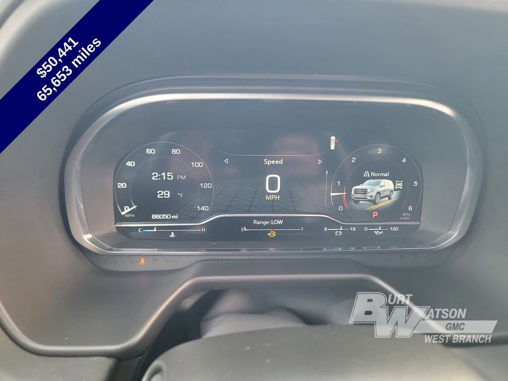 Used 2023 GMC Yukon XL SLT w/ SLT Premium Package image 12