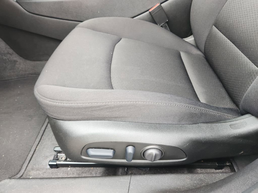 Used 2025 Chevrolet Malibu LT image 25