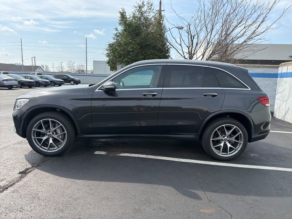 Used 2022 Mercedes-Benz GLC 300 4MATIC image 2