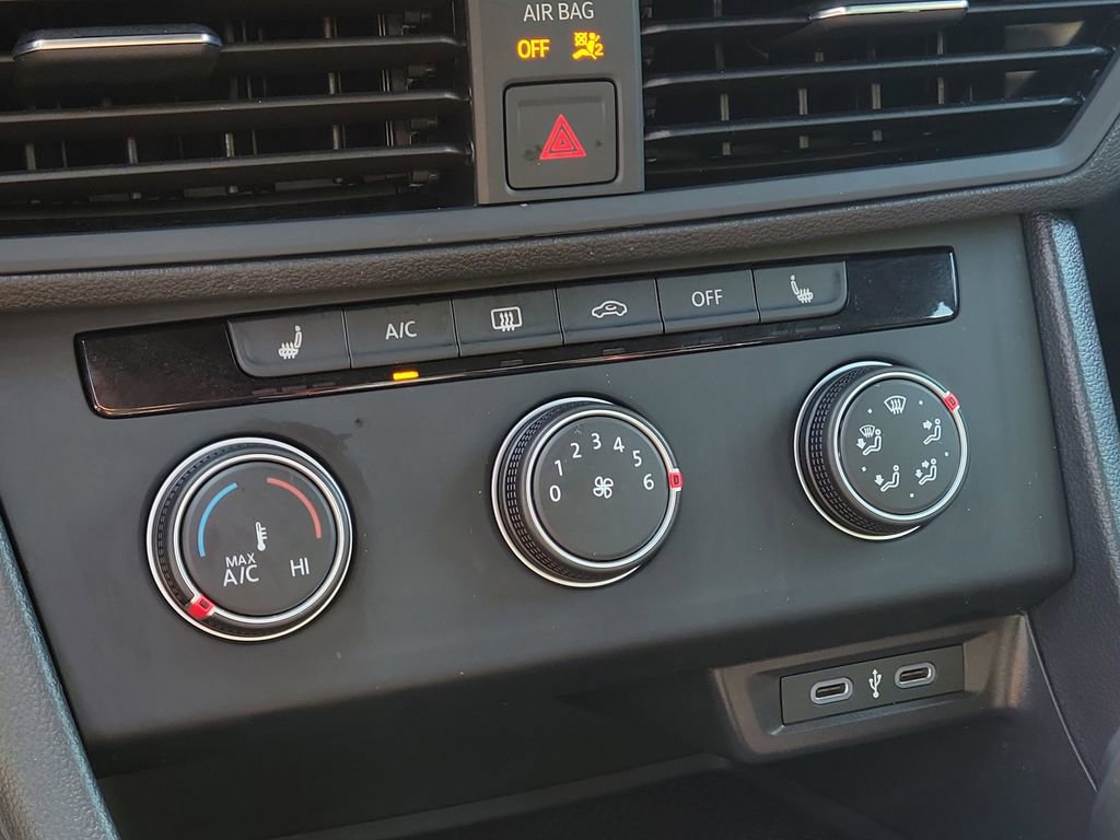 Used 2024 Volkswagen Jetta Sport image 23