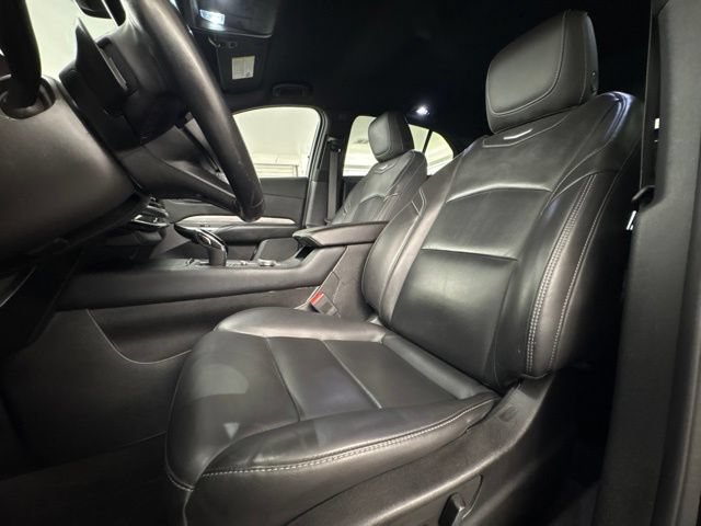 Used 2025 Cadillac XT4 Premium Luxury FWD image 15