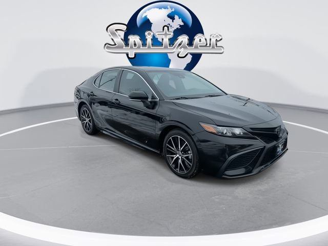 Used 2023 Toyota Camry SE image 2