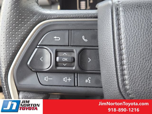 Used 2025 Toyota 4Runner SR5 AWD/4WD image 28