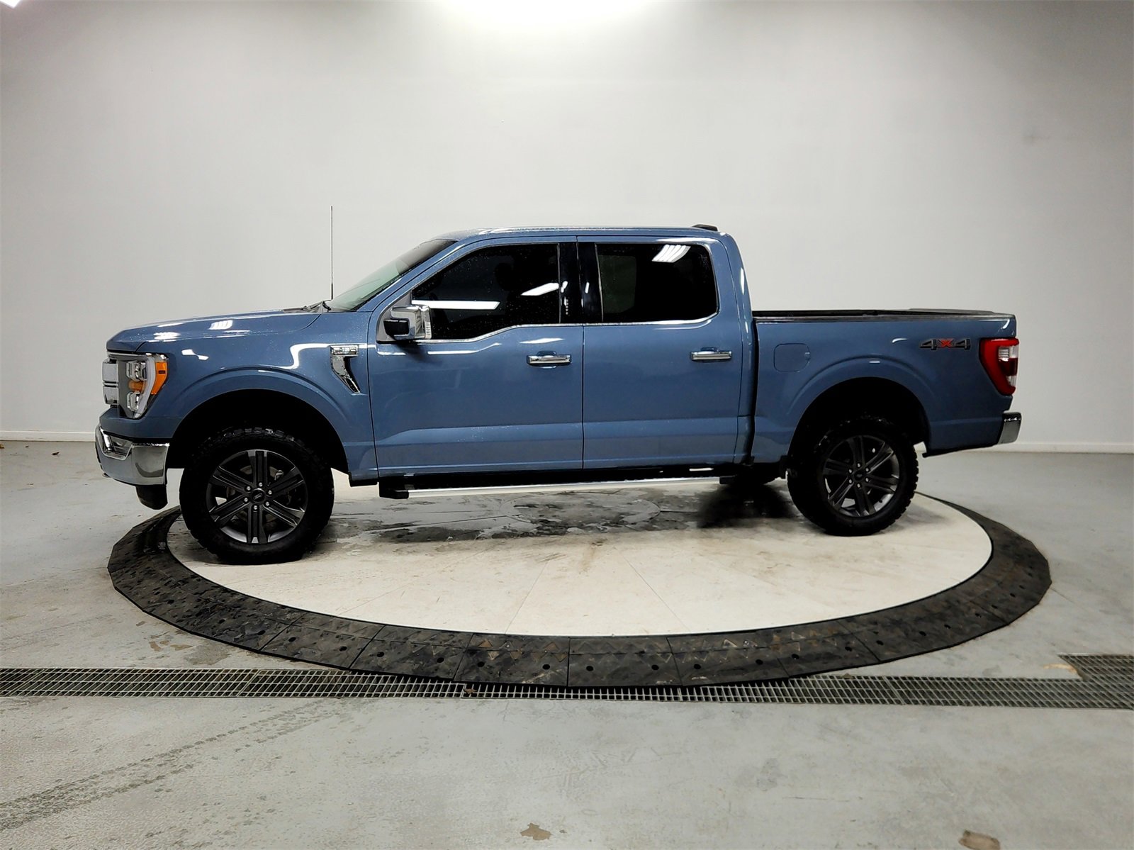 Used 2023 Ford F150 Lariat image 4
