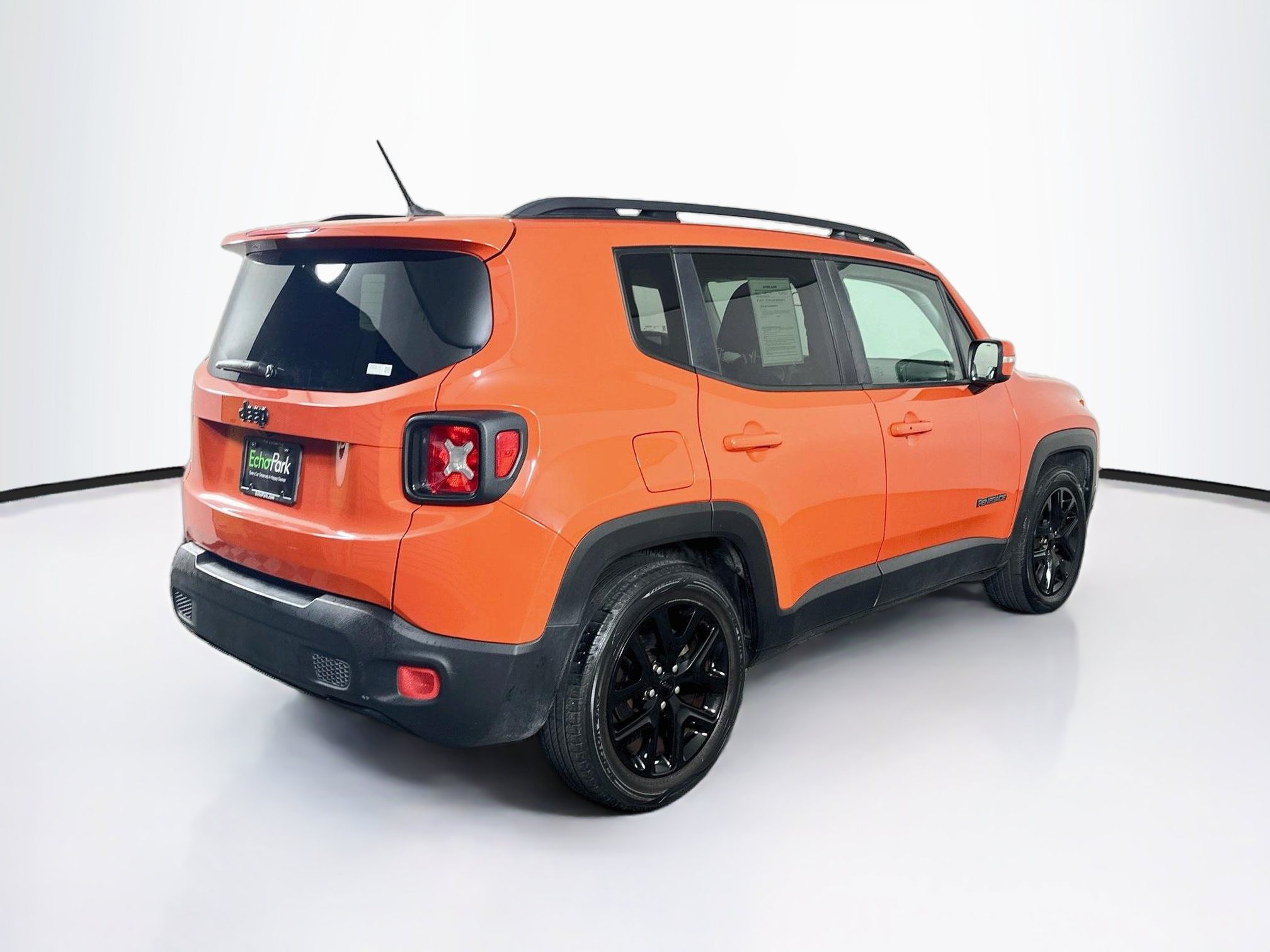 Used 2017 Jeep Renegade Altitude FWD image 9