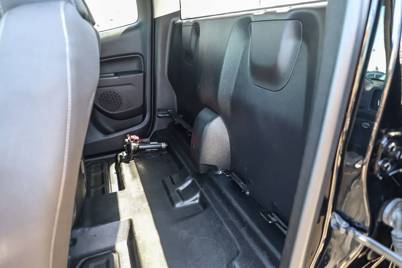 Used 2022 Chevrolet Colorado LT w/ Fleet Safety Package RWD image 16