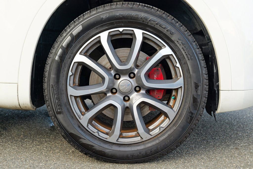 Used 2019 Maserati Levante Base image 12