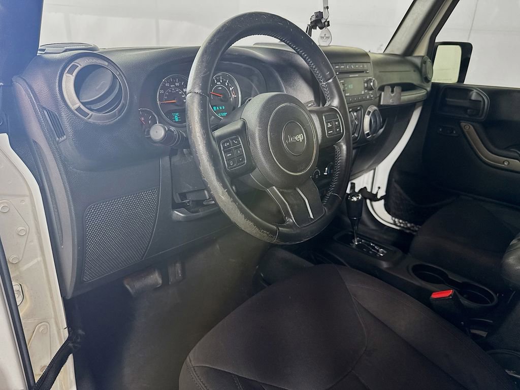 Used 2015 Jeep Wrangler Unlimited Willys image 10