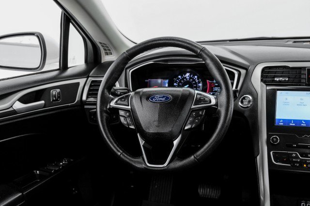 Used 2020 Ford Fusion SEL FWD image 11