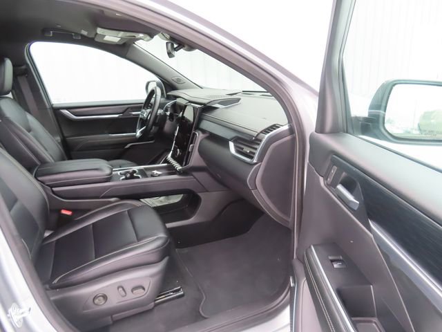 Used 2024 GMC Acadia Elevation w/ Black Edition image 23